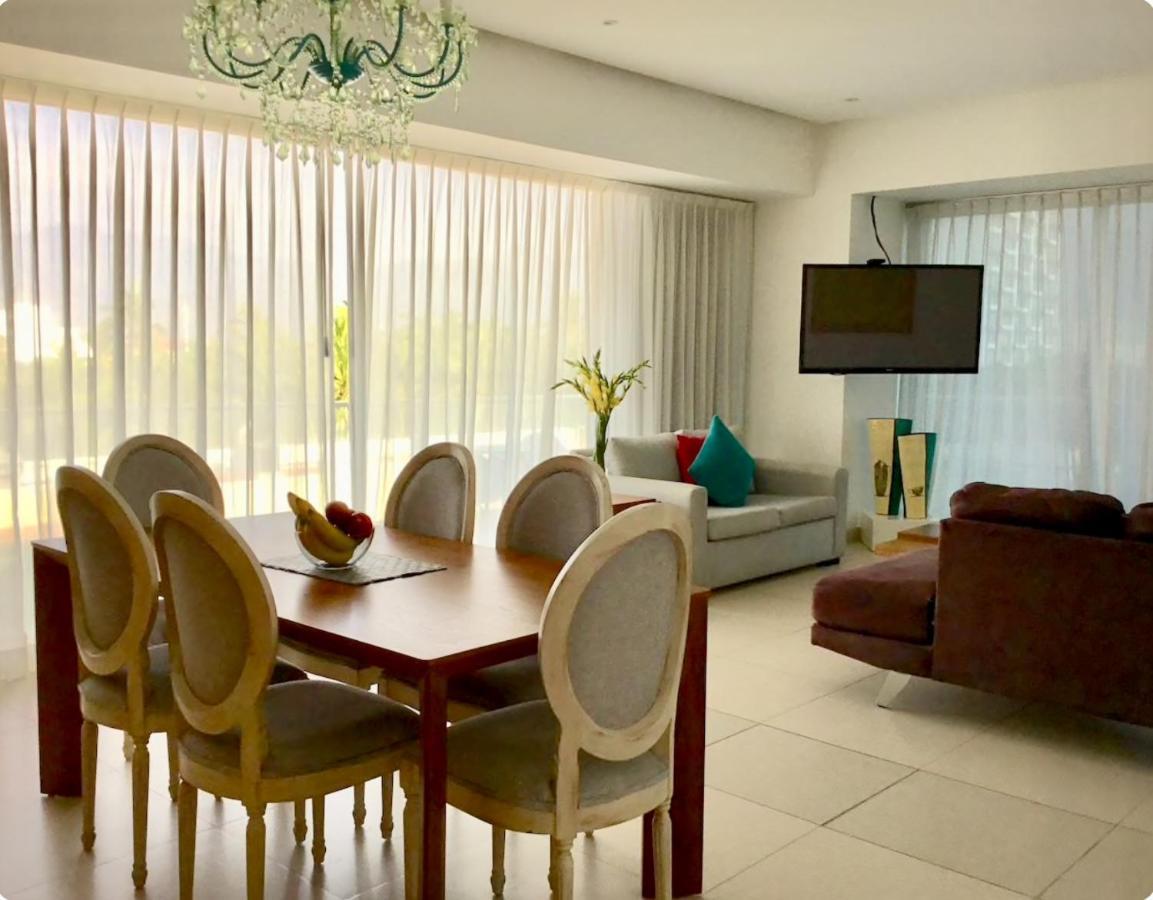 Departamentos Oceanfront Icon Vallarta Apartment