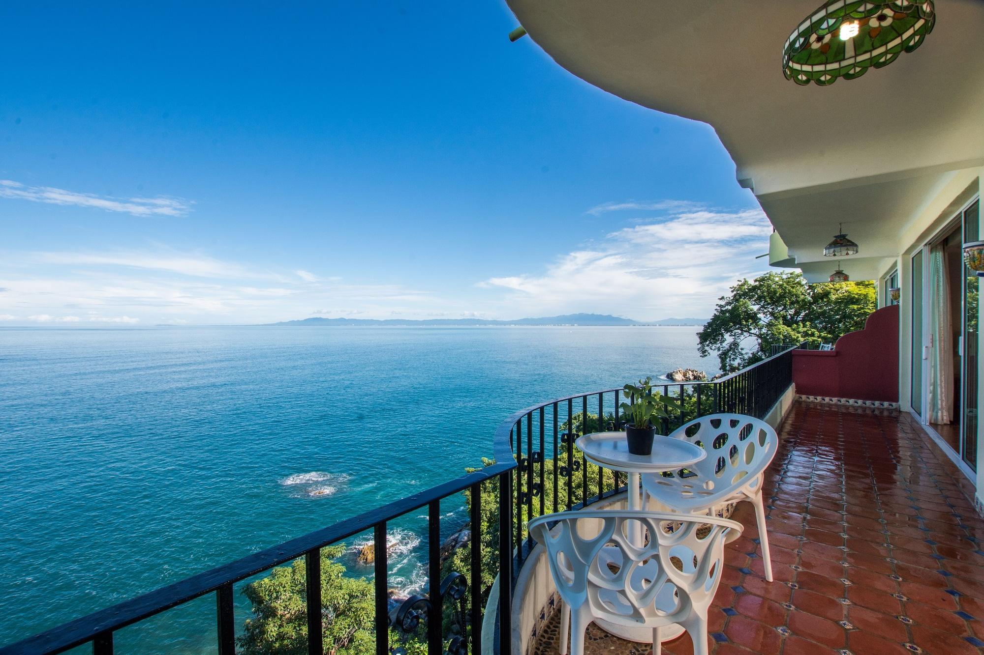 Mar Sereno & Hotel Puerto Vallarta