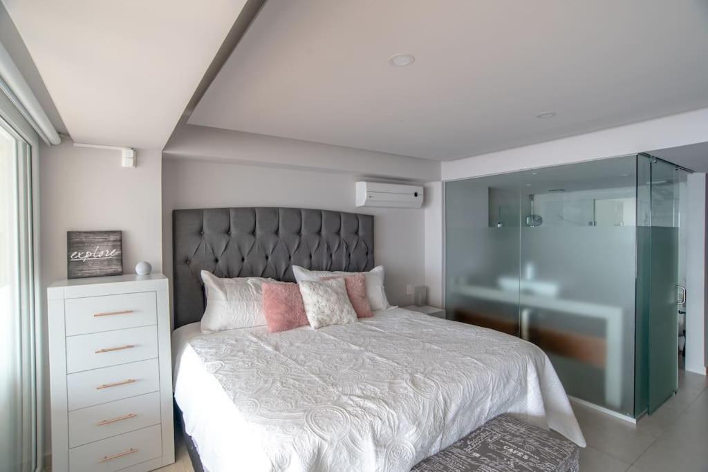 Harbor 9005 Beachfront 2bdr By Moikkarentals Apartment Puerto Vallarta