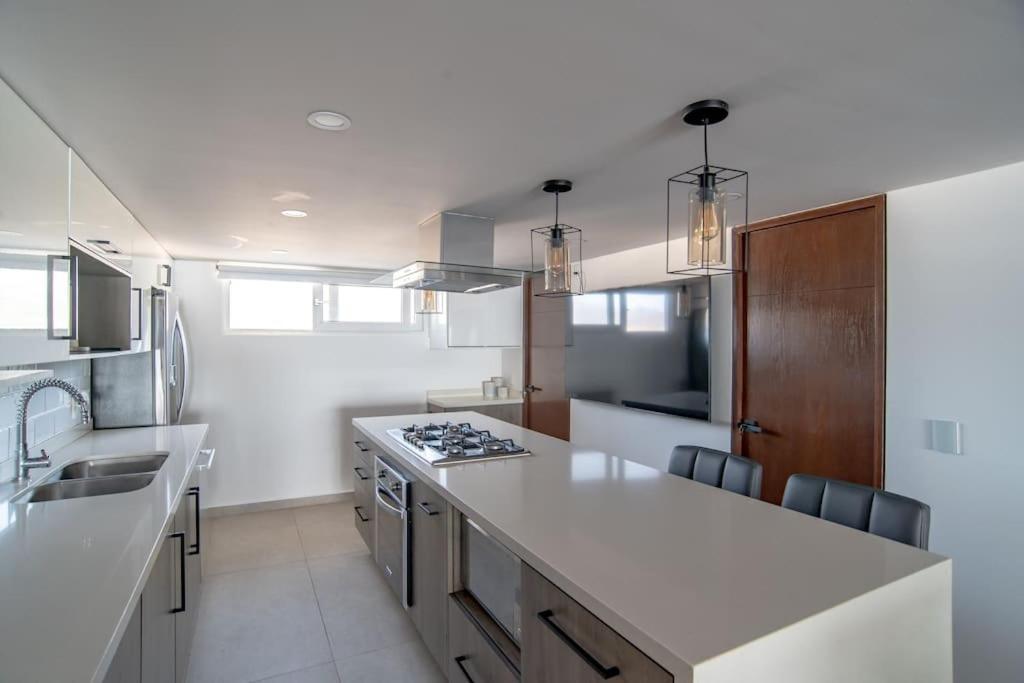 Apartment Harbor 9005 Beachfront 2bdr By Moikkarentals