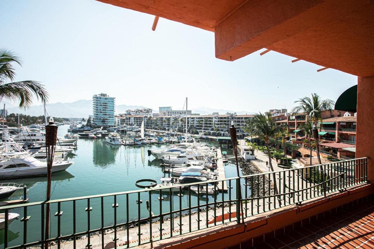 Resort Avenida Paseo De La Marina 249, Marina Vallarta, 48335, Jal *