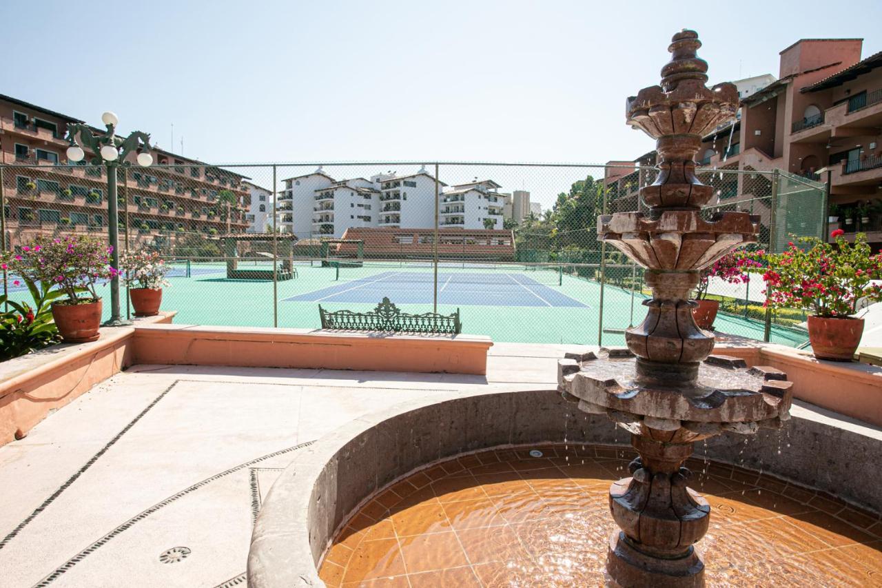 Resort Avenida Paseo De La Marina 249, Marina Vallarta, 48335, Jal *