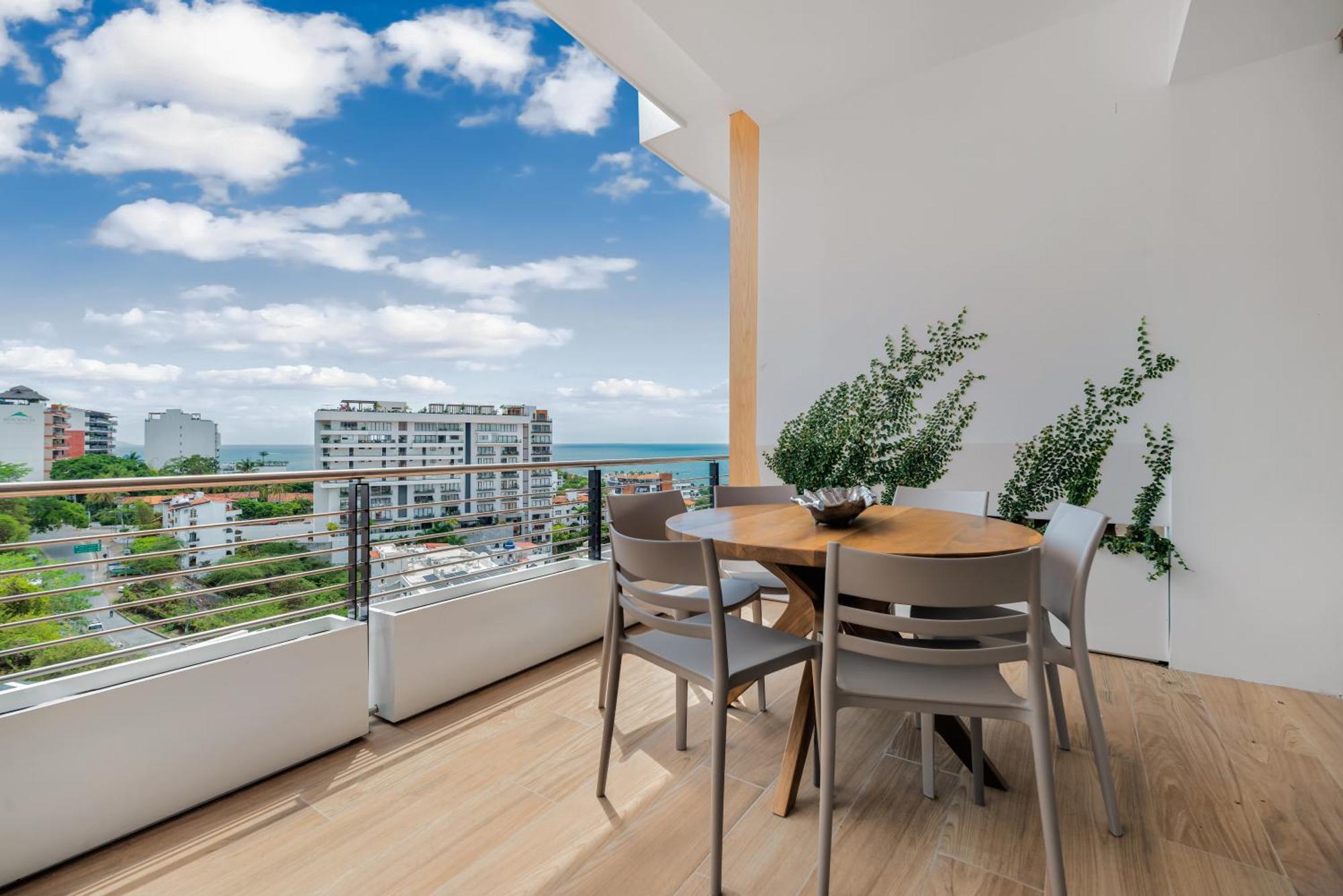 Maxwell Residences Romantic Zone Puerto Vallarta