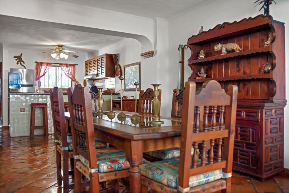 Ocean View 2br Condo-balcony-beach-pool Apartment *