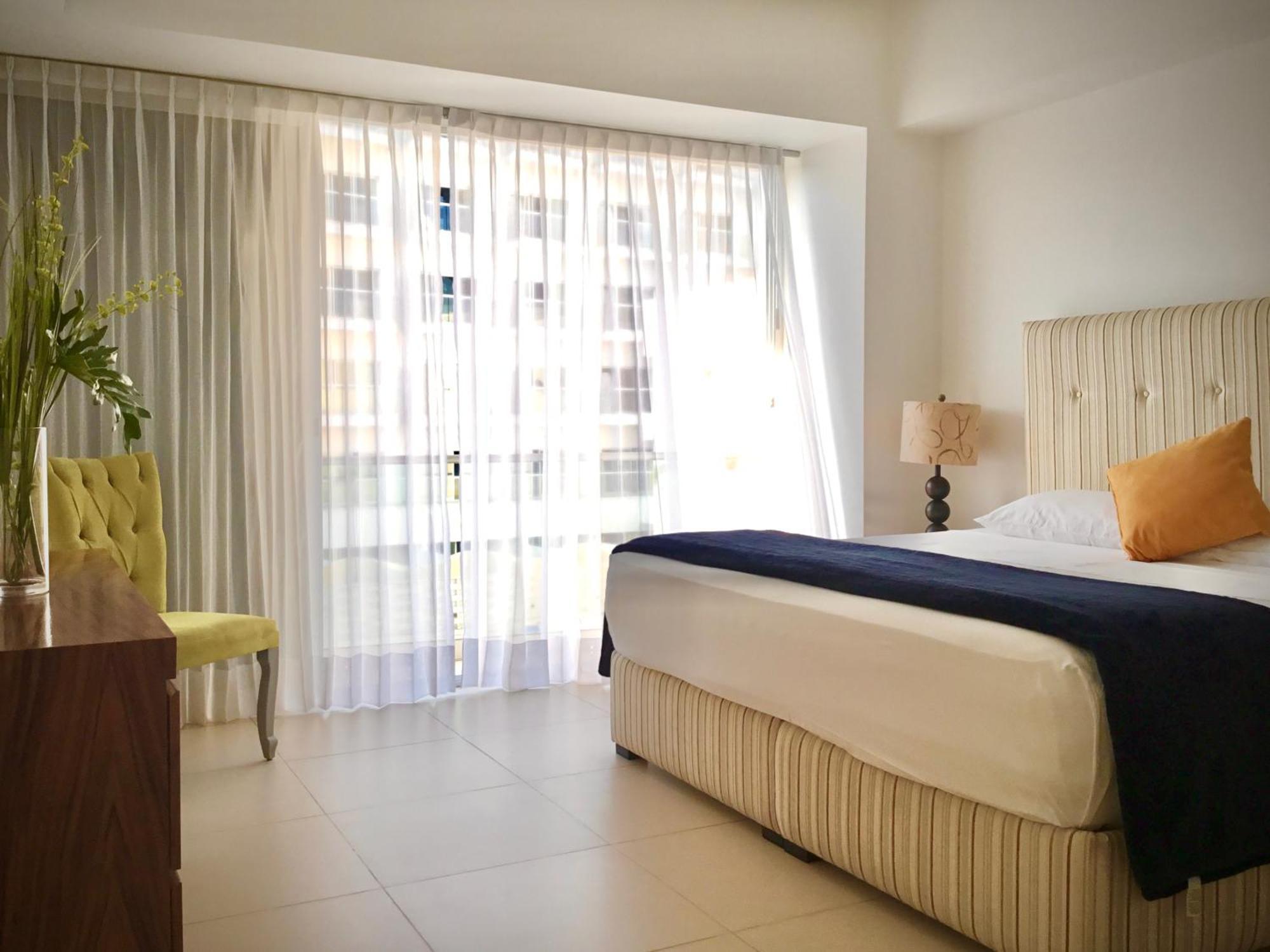 Departamentos Oceanfront Icon Vallarta * Puerto Vallarta