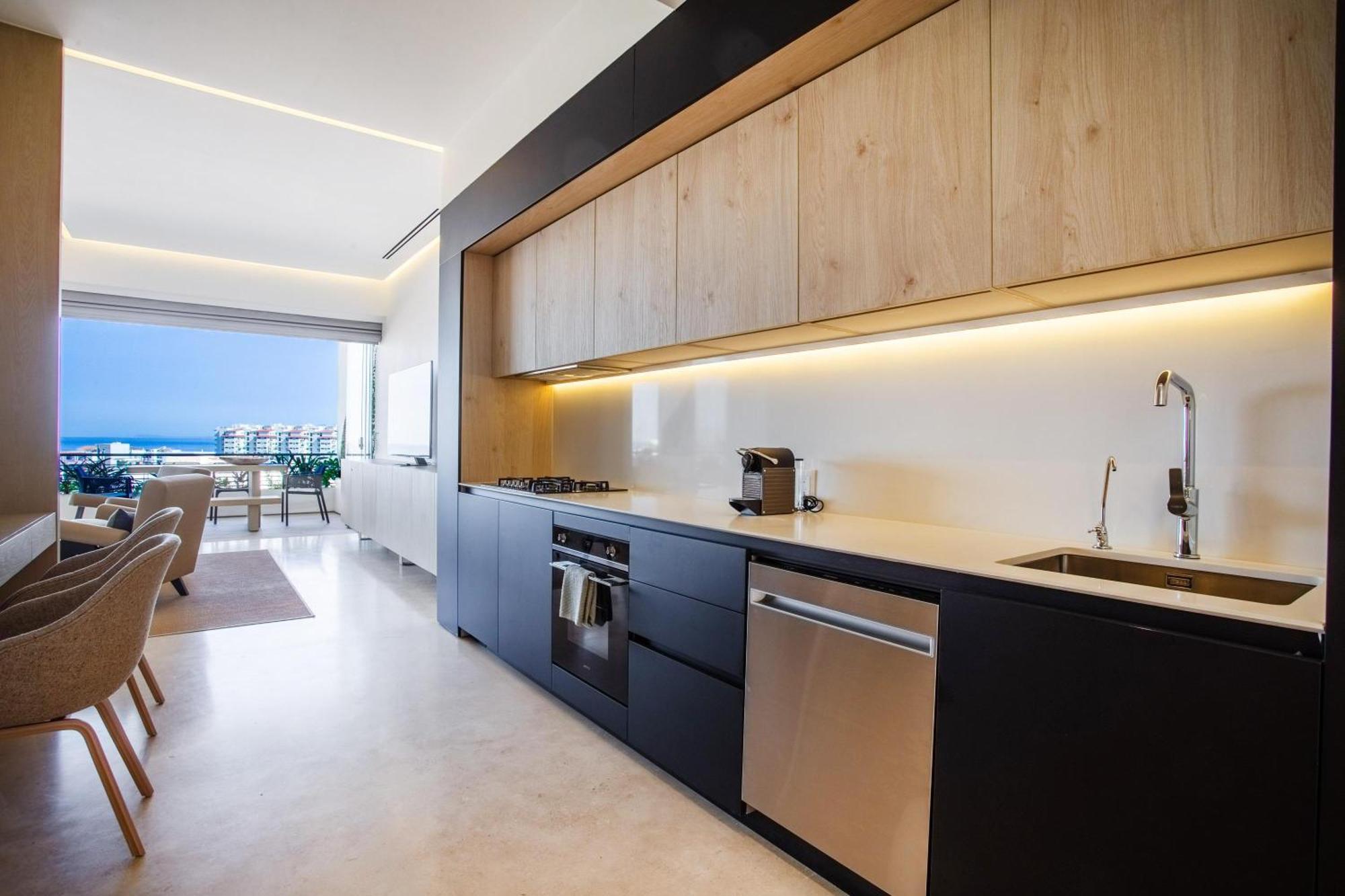 Romantic Zone's Largest Rooftop With Luxe Ocean Views Holiday home *