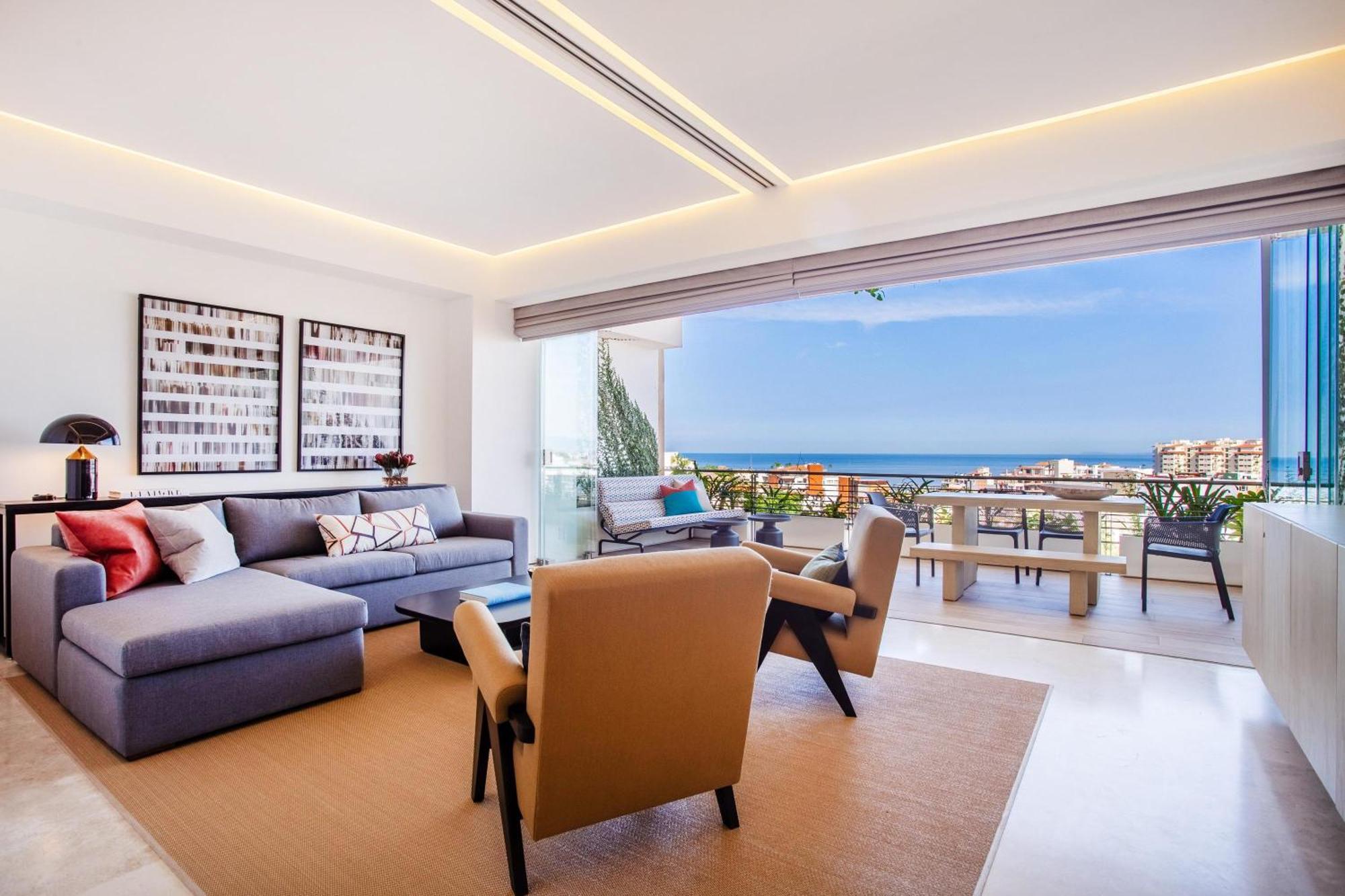 Holiday home Romantic Zone's Largest Rooftop With Luxe Ocean Views *