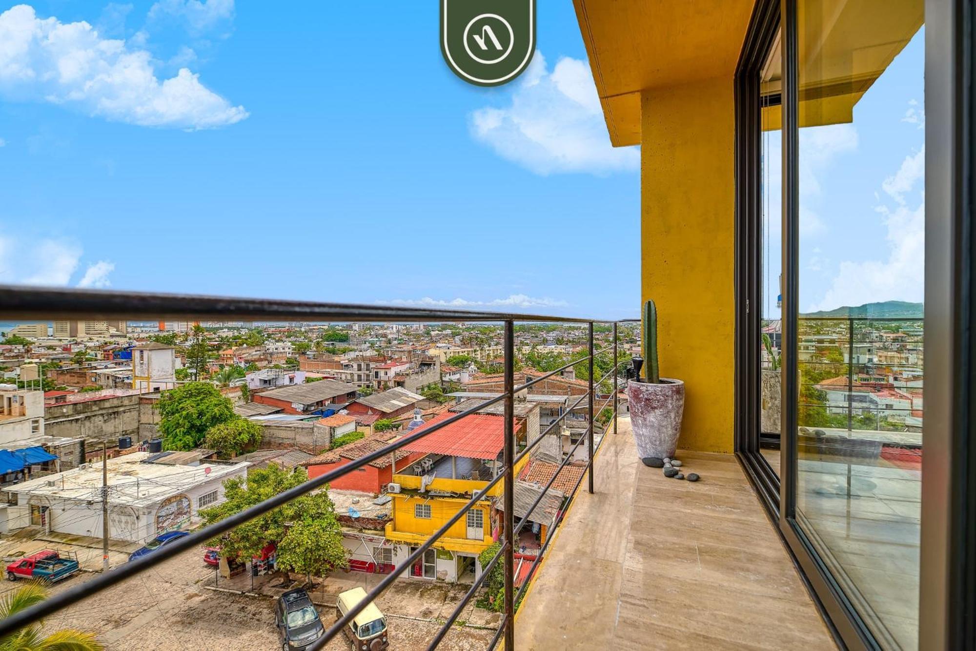 Brand New 2br Right Next To Center - Pool *