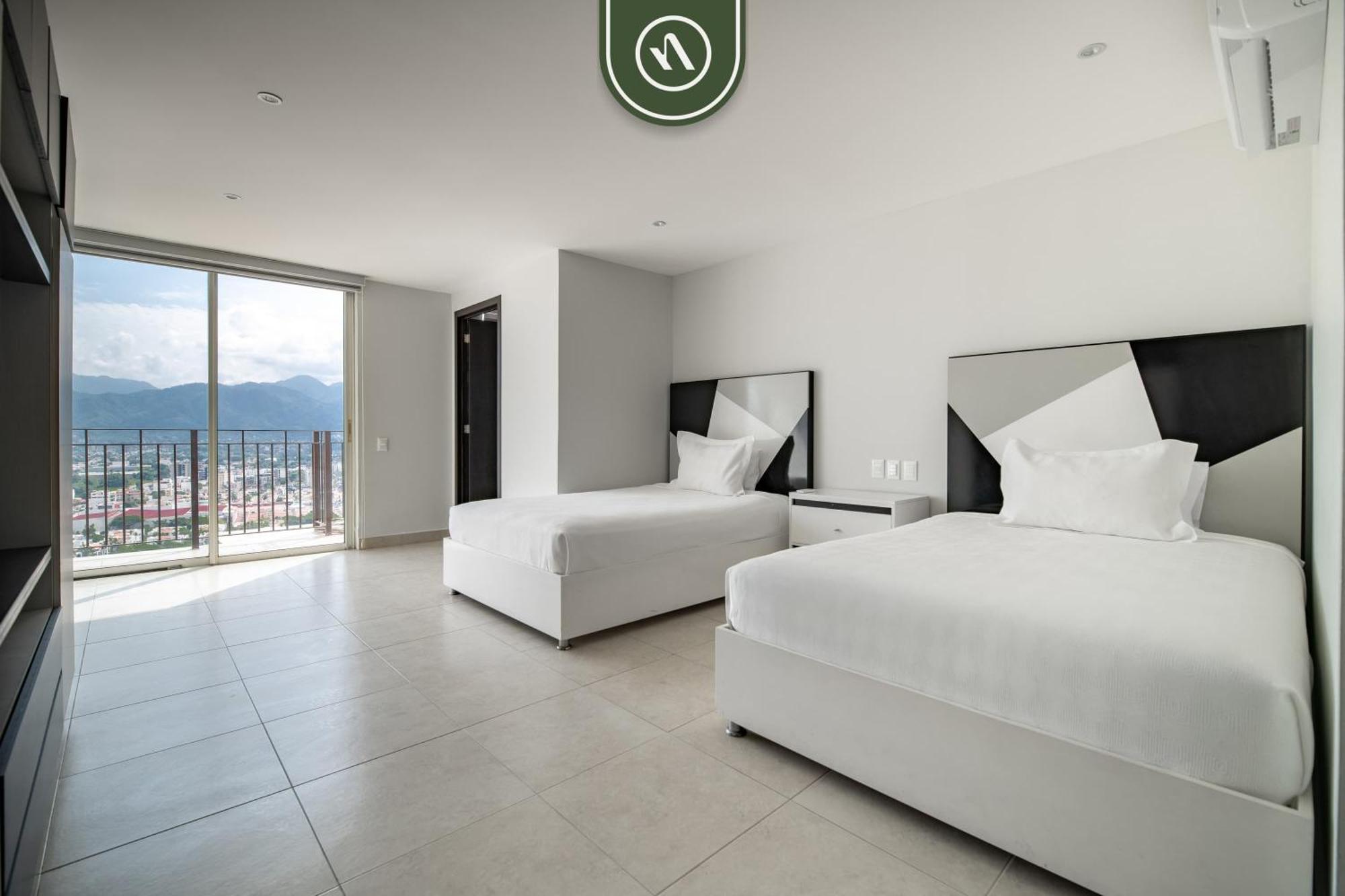 Oceanfront 4 Bedroom With Private Pool - Apartamento Puerto Vallarta