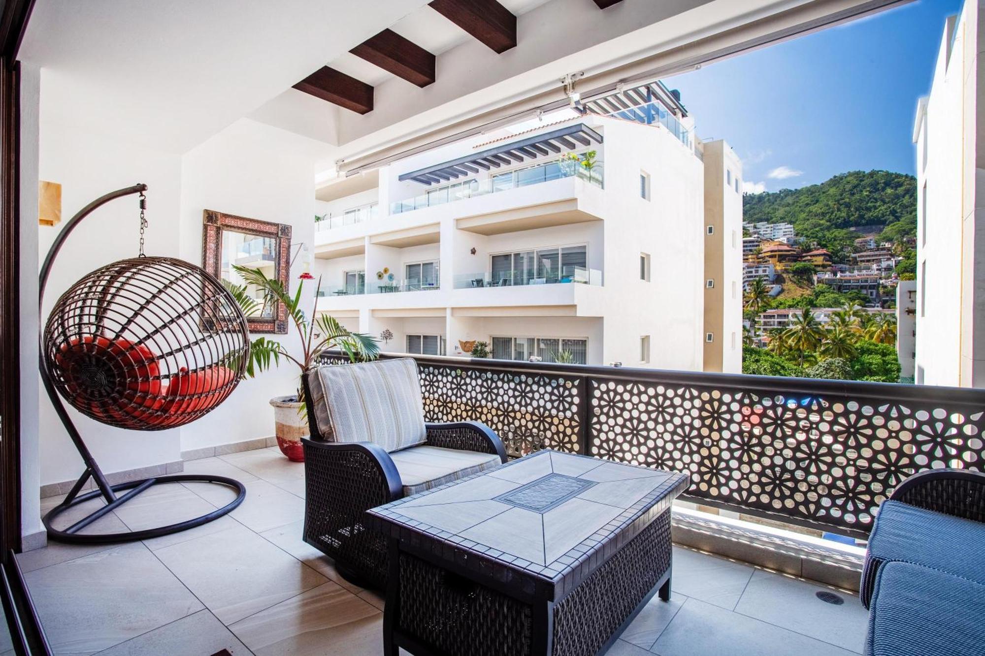 2br With Workspace, Mini-bar And Pool Holiday home *