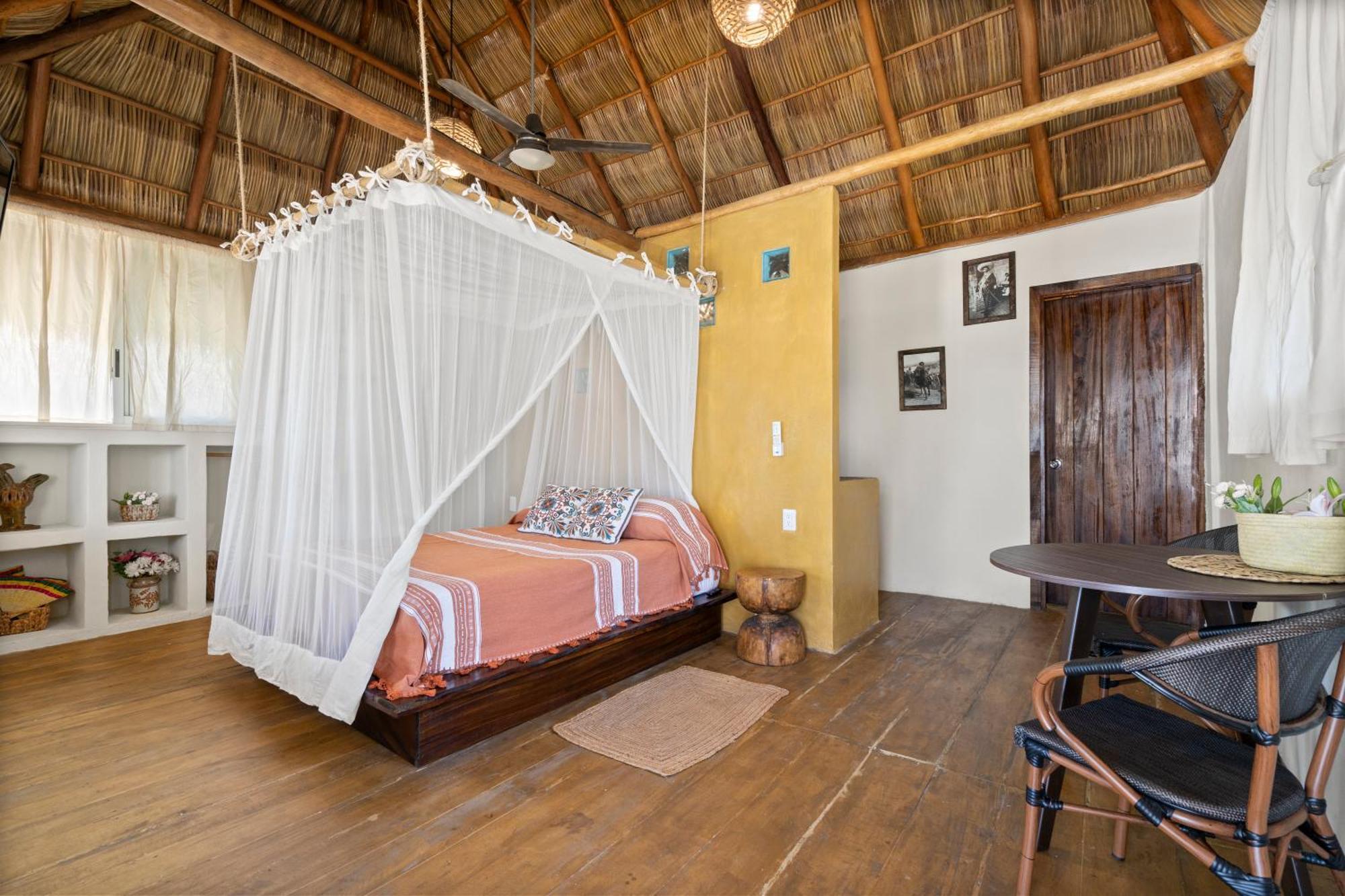 Panchos Paradise Parota Holiday home