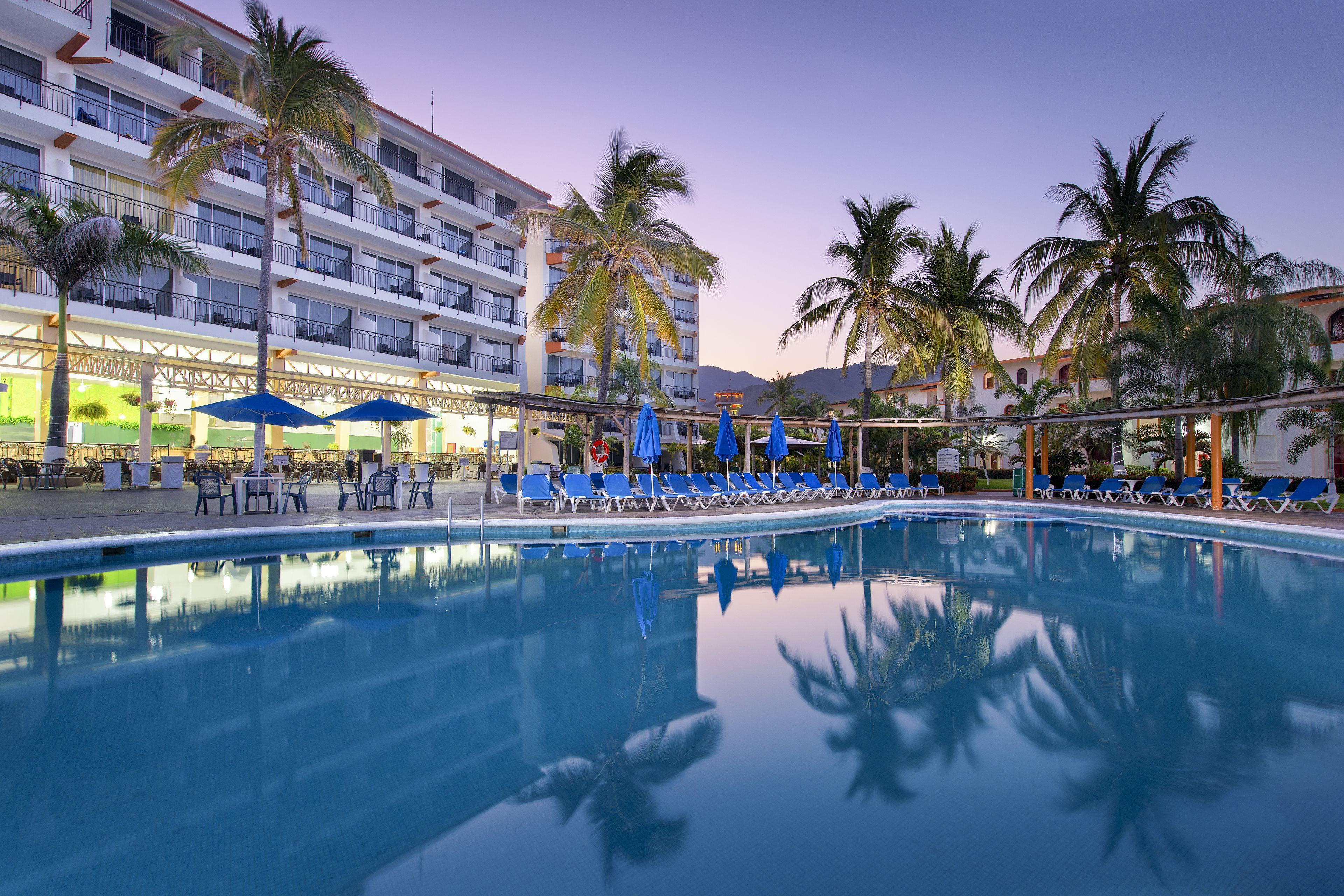 Top Hotels in Puerto Vallarta Hotel Zone for Every Traveler